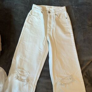 white pacsun boyfriend jeans